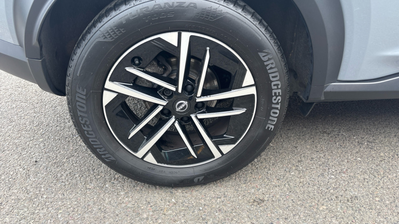 Nissan Juke 1.0 DiG-T N-Connecta 5dr DCT Petrol Hatchback